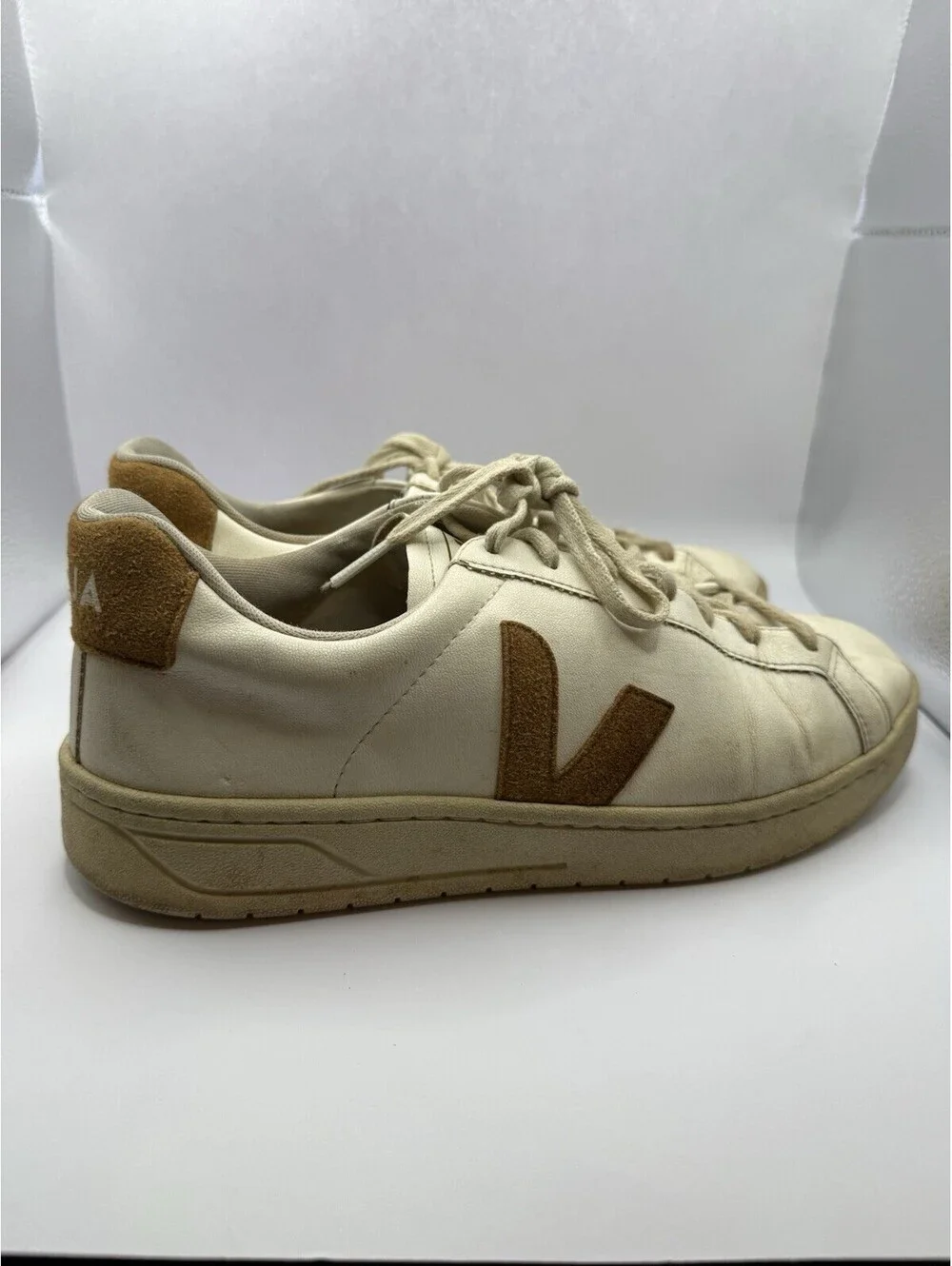 Veja Shoes Womens Size 9 White Canvas Low Top Casual Logo Sneakers Walking